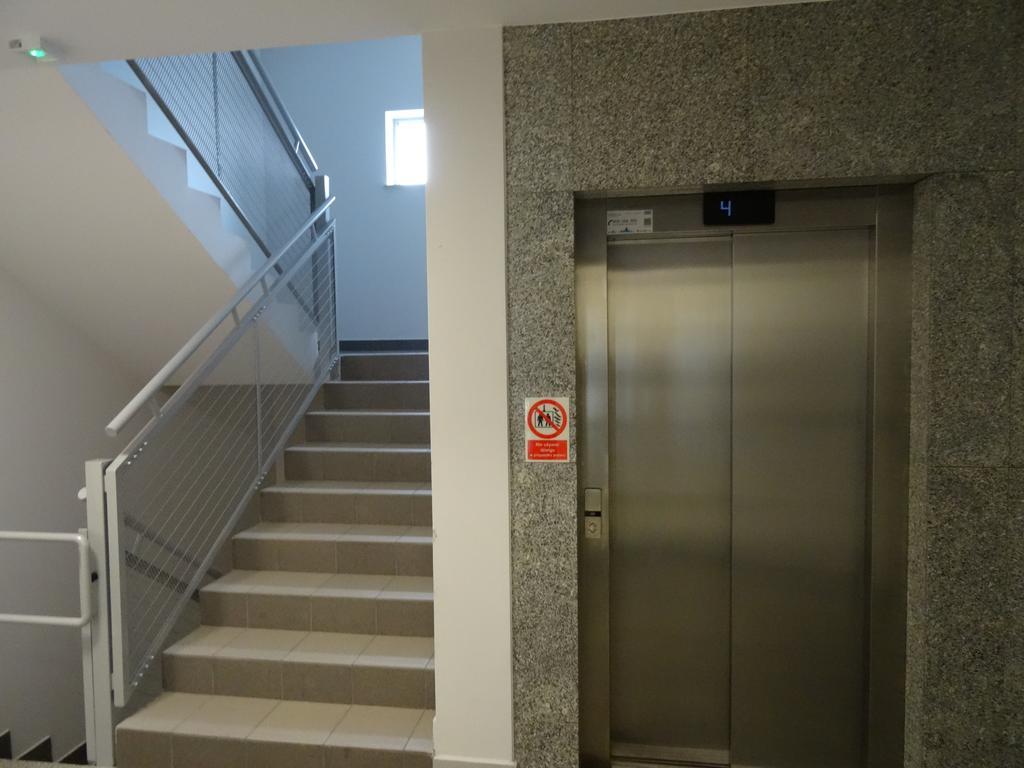 Apartamenty Metro Mlociny Варшава Стая снимка