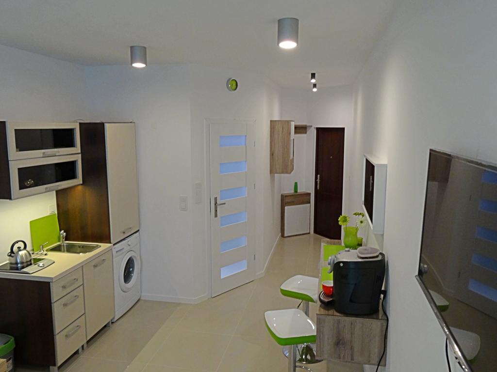 Apartamenty Metro Mlociny Варшава Стая снимка