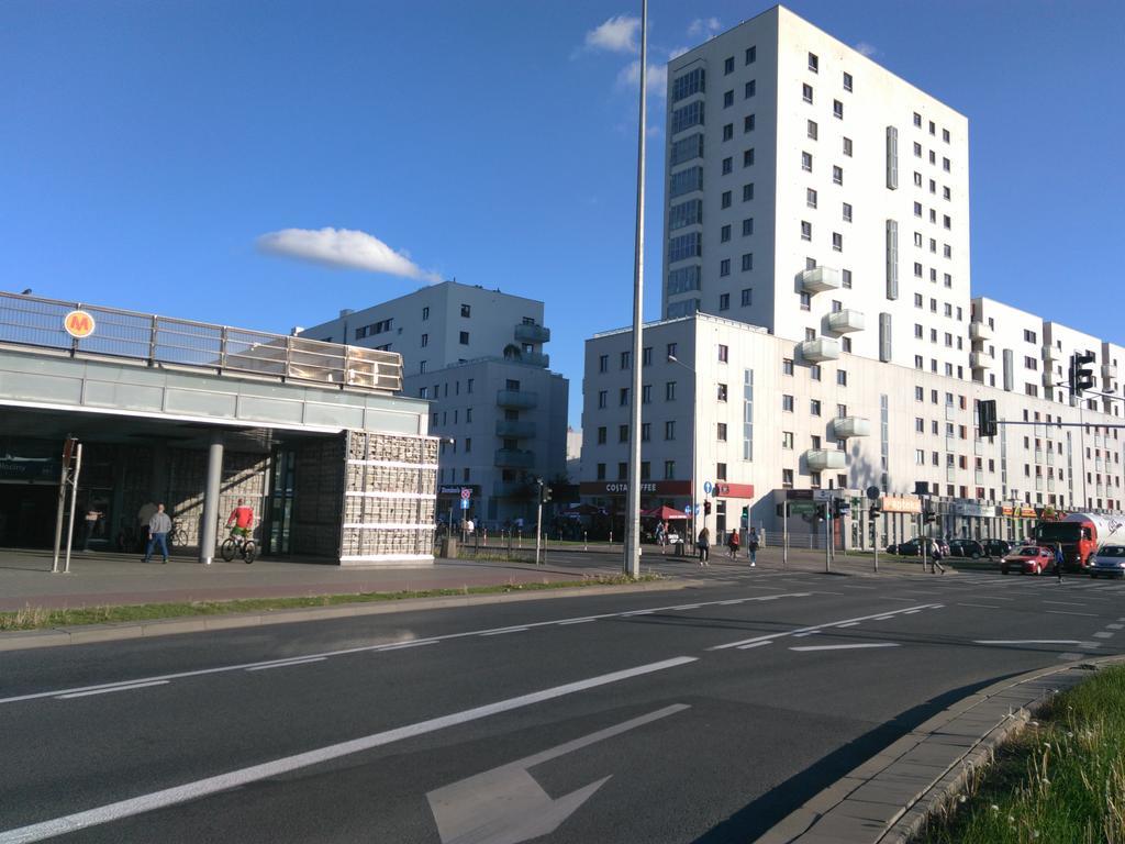 Apartamenty Metro Mlociny Варшава Екстериор снимка