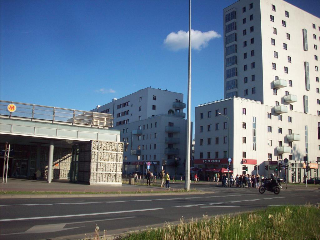 Apartamenty Metro Mlociny Варшава Екстериор снимка